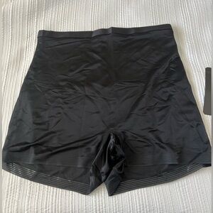 SKIMS- SIMPLY BARE HIGH-WAISTED SHORTIE | ONYX - ONYX / 4X